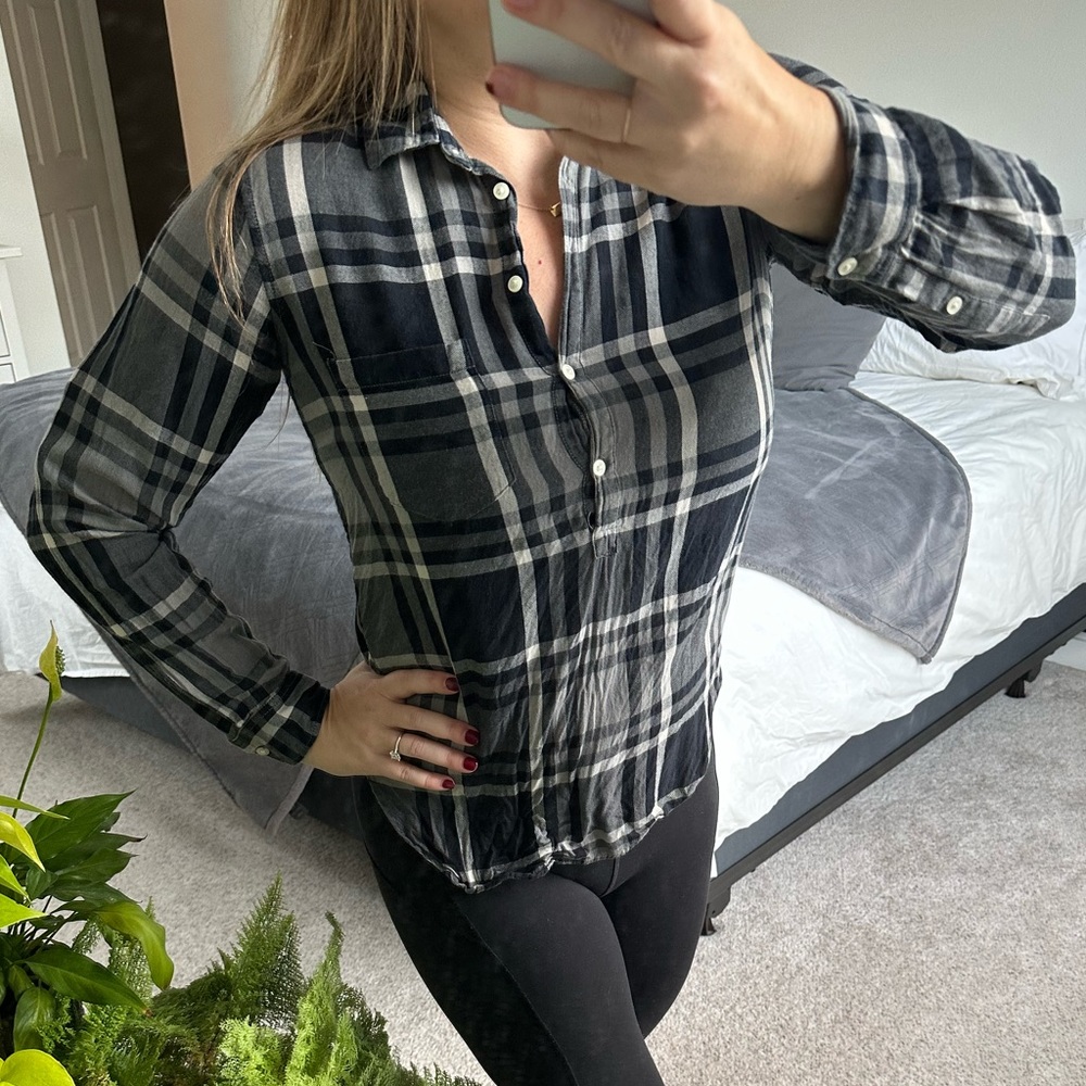 Gap XS black and gray flannel